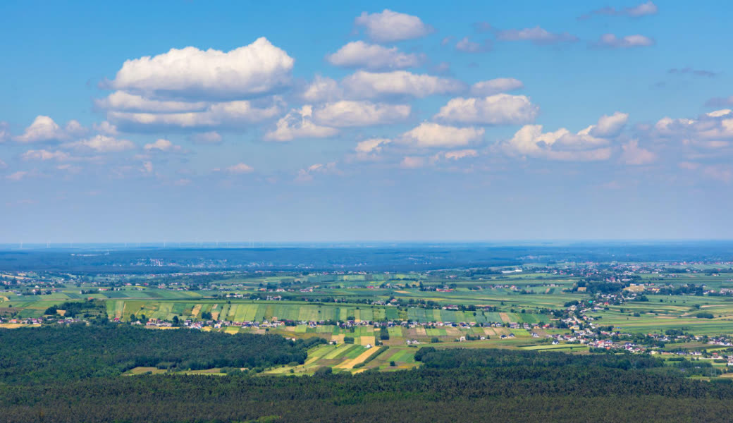 Panorama okolic Mąchocic Kapitulnych w Górach Świętokrzyskich