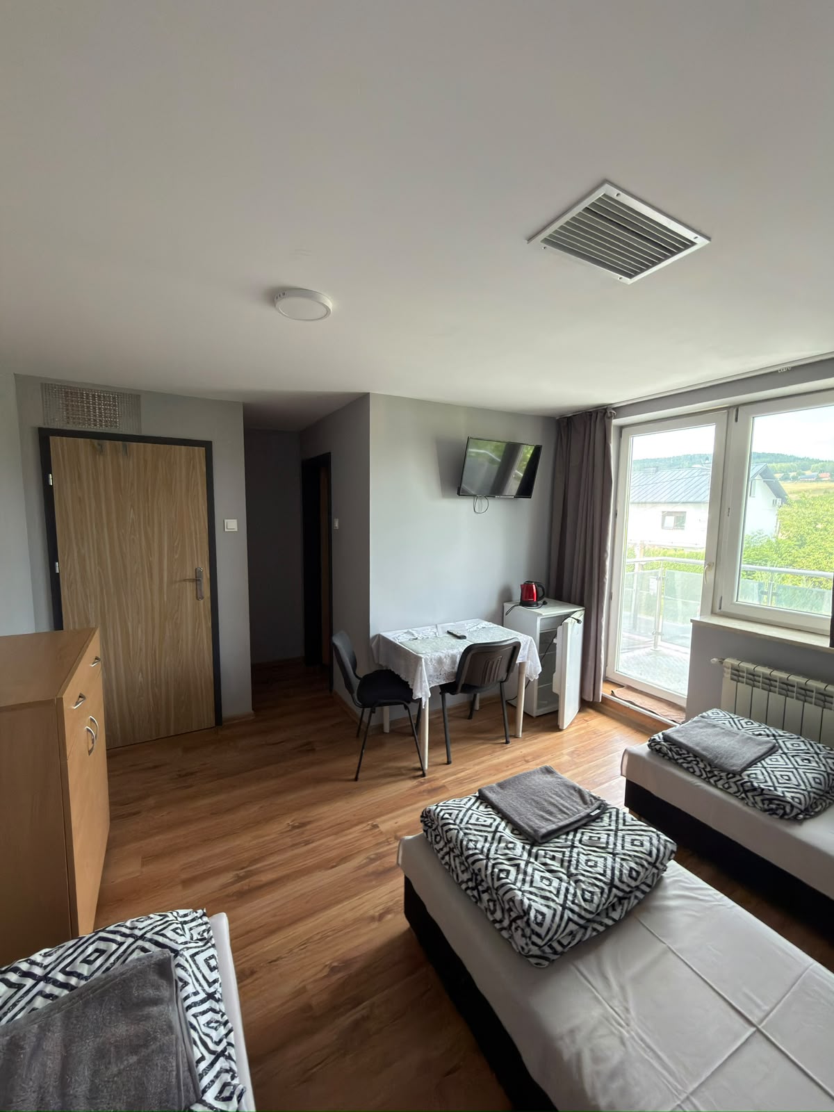 Pokój 3 osobowy z wyjściem na balkon
